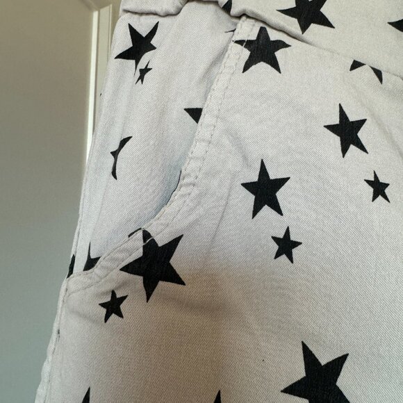 Italian made slouchy beige pant with black stars embellished with silver sequin - Picture 5 of 6